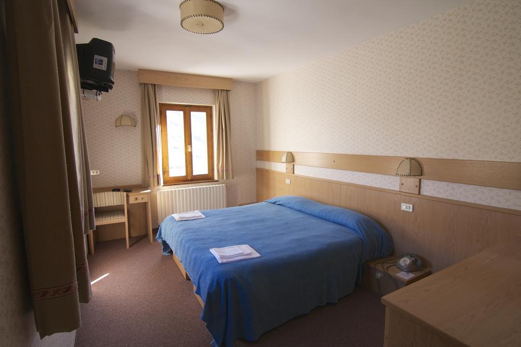 Hotel Folgore Paso Stelvio Habitación foto